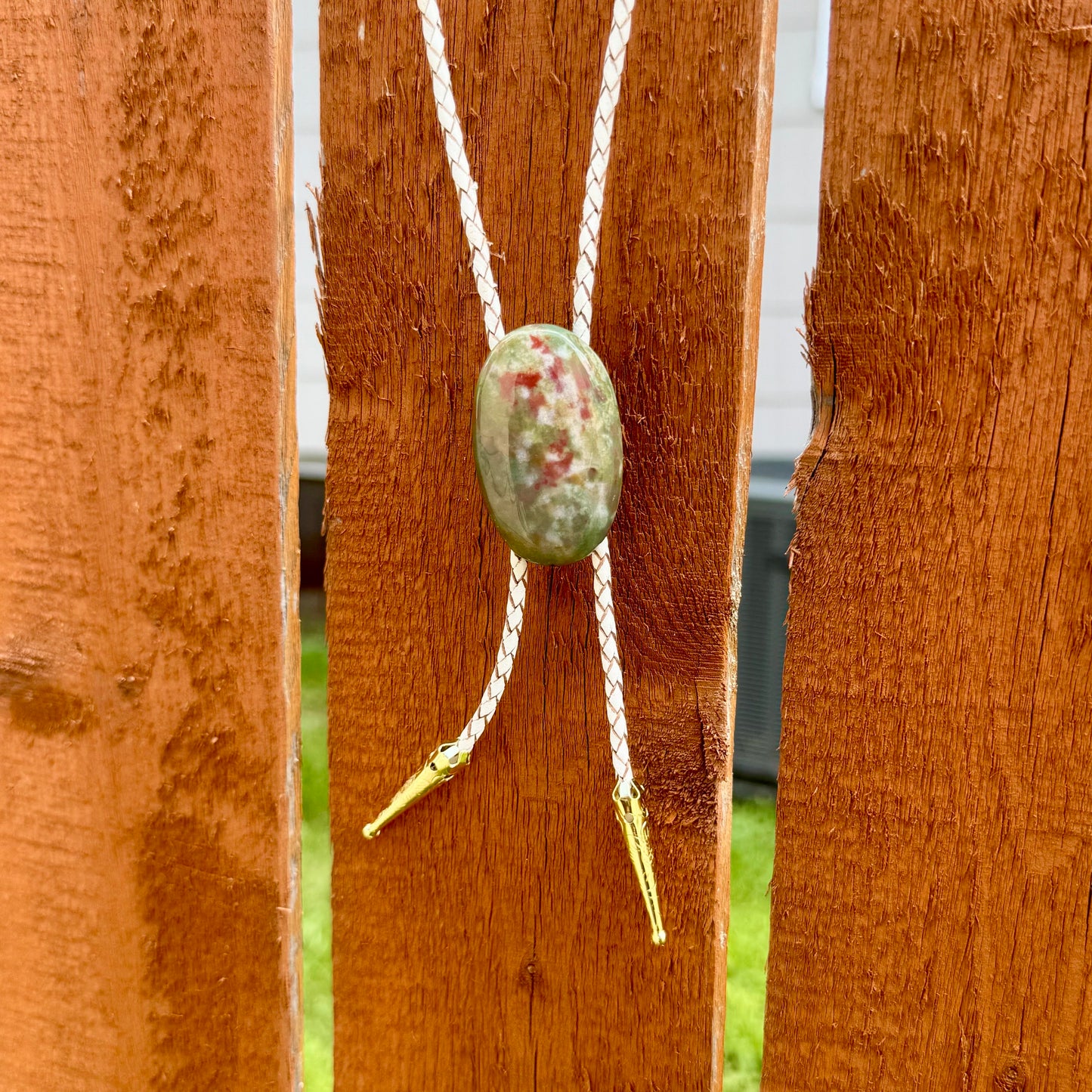 Bloodstone Oval Bolo